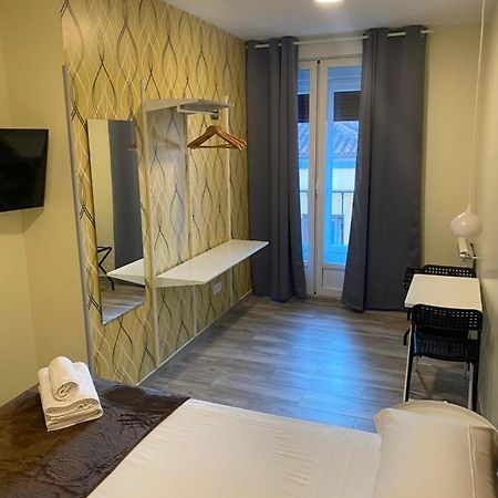 מדריד Hostal Alaska מראה חיצוני תמונה