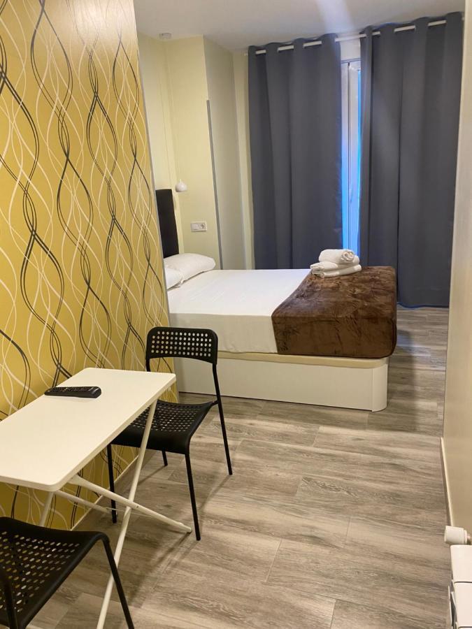 מדריד Hostal Alaska מראה חיצוני תמונה