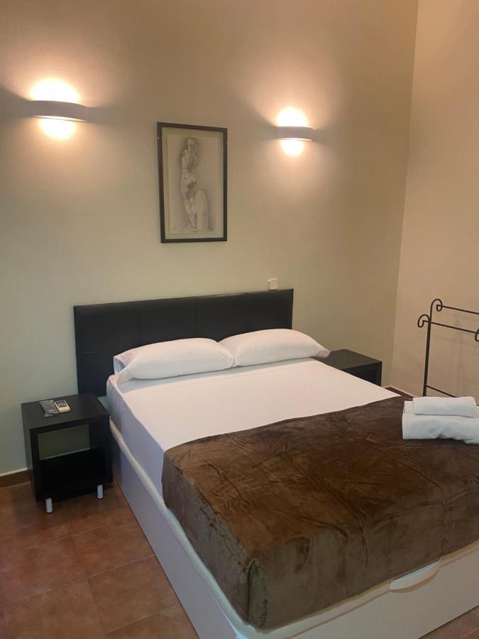 מדריד Hostal Alaska מראה חיצוני תמונה