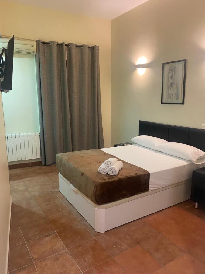 מדריד Hostal Alaska מראה חיצוני תמונה