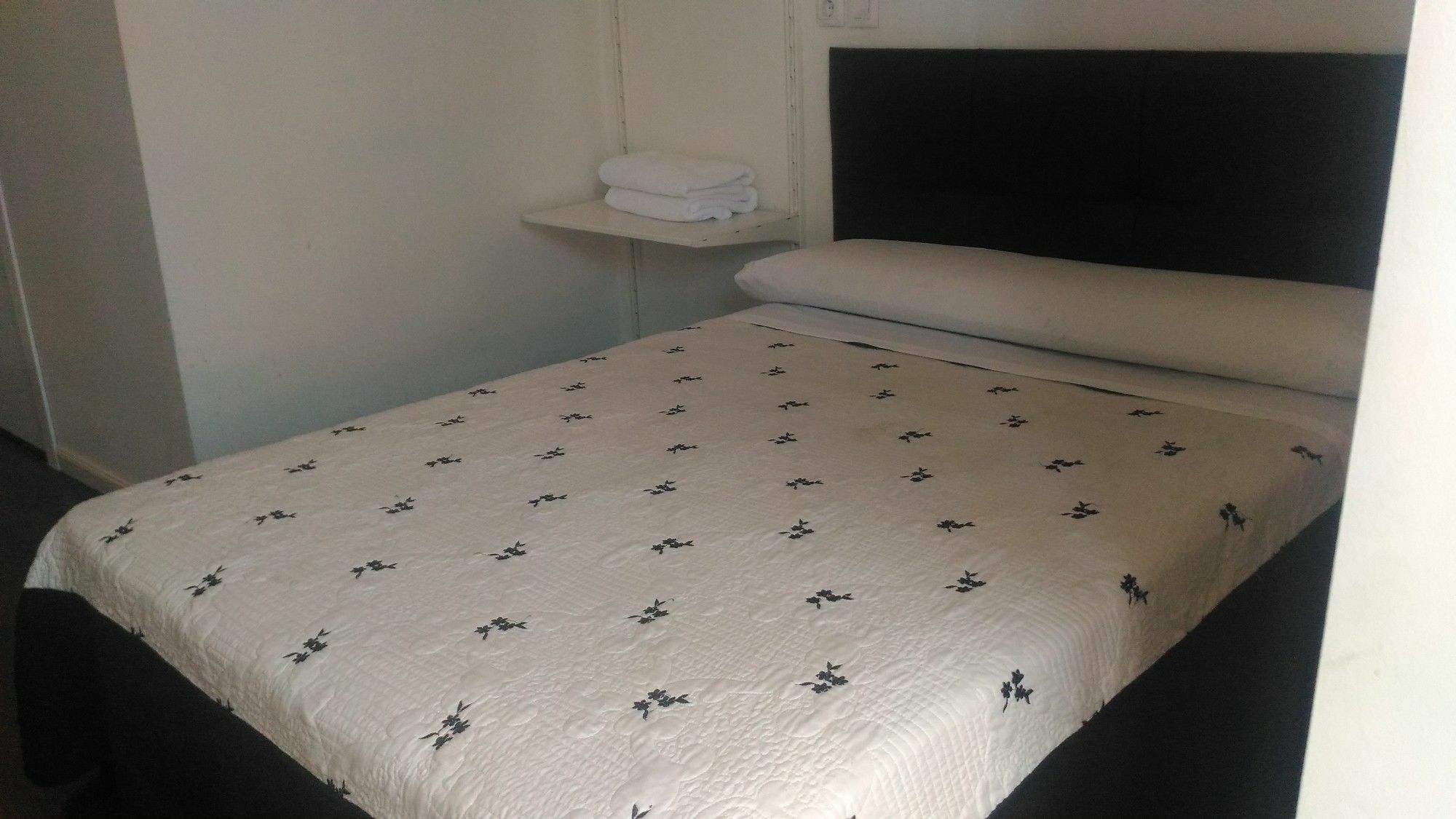 מדריד Hostal Alaska מראה חיצוני תמונה