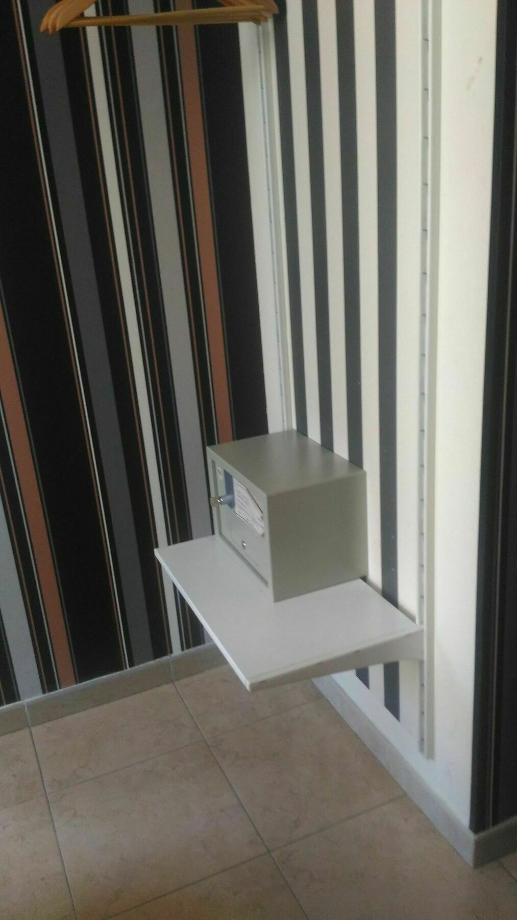 מדריד Hostal Alaska מראה חיצוני תמונה