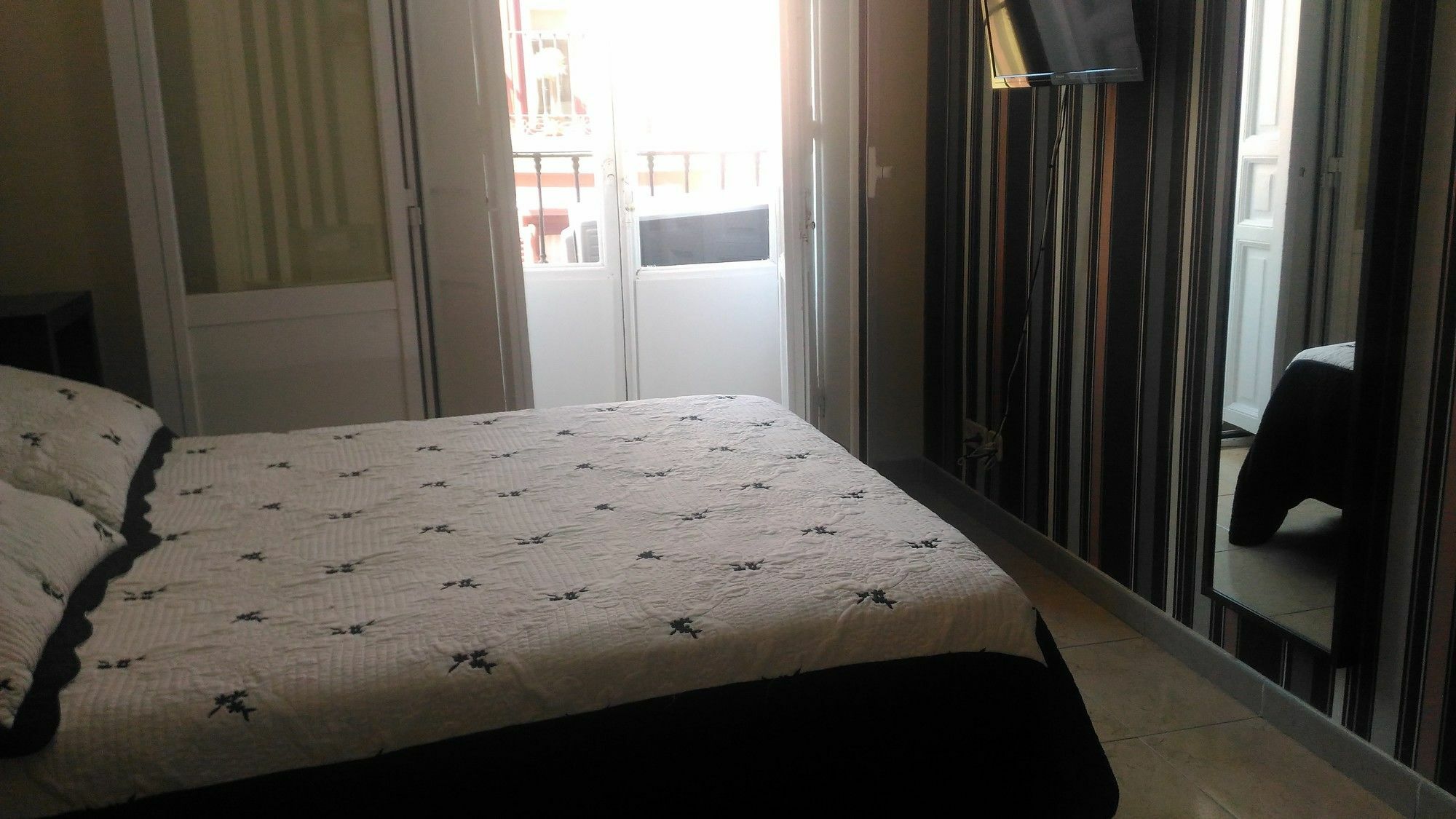 מדריד Hostal Alaska מראה חיצוני תמונה