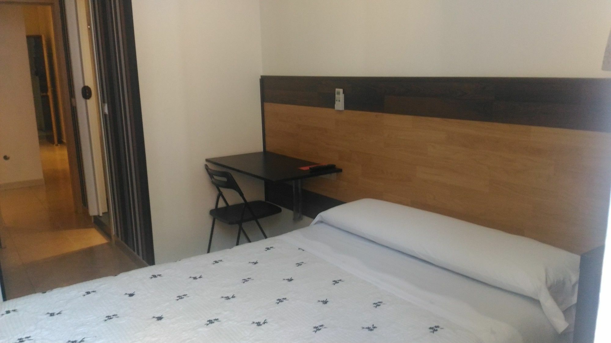 מדריד Hostal Alaska מראה חיצוני תמונה