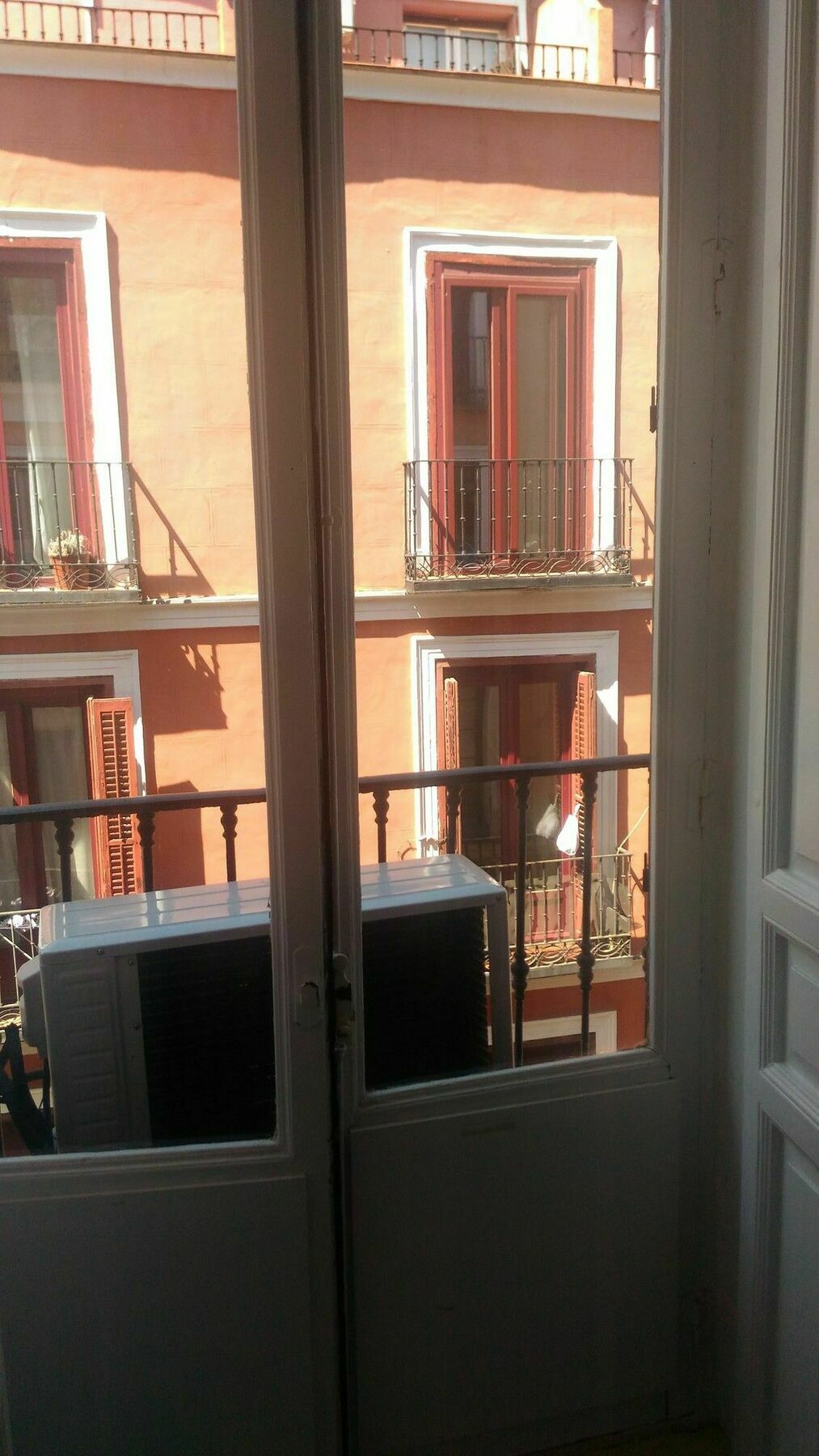 מדריד Hostal Alaska מראה חיצוני תמונה