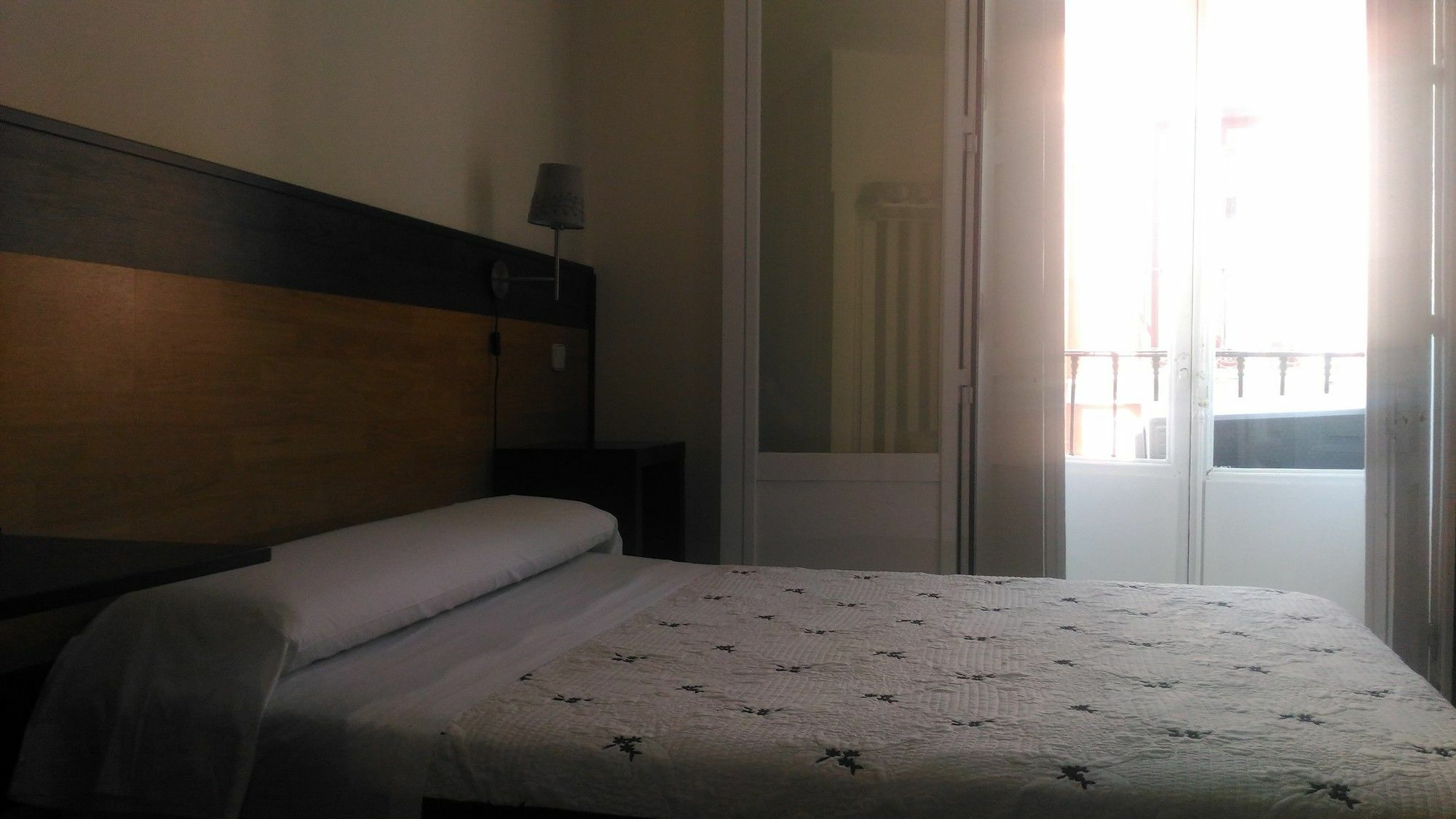 מדריד Hostal Alaska מראה חיצוני תמונה