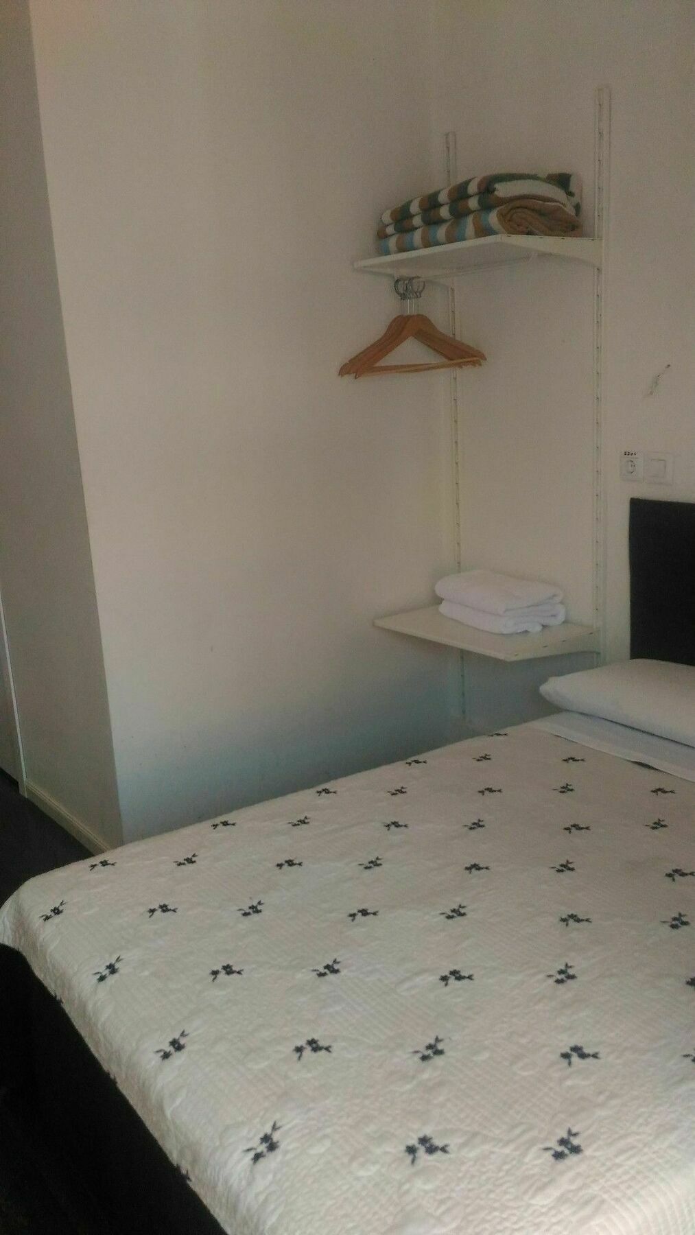 מדריד Hostal Alaska מראה חיצוני תמונה